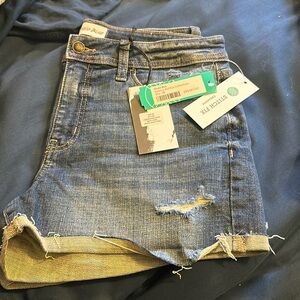 Studio Blue -Kadence Mid Rise cuffed shorts